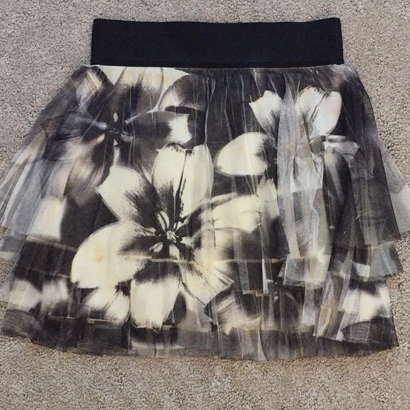 Maurices Dresses & Skirts - Floral skirt size small